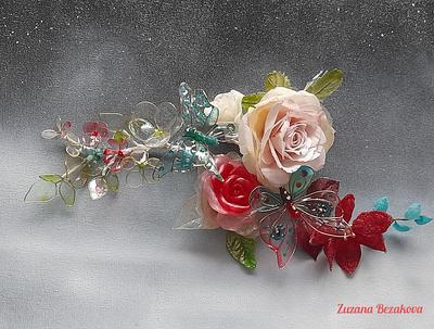 Flower decoration  - Cake by Zuzana Bezakova