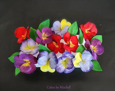 Wafer paper pansy flowers - Cake by Mischell