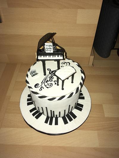 Piano Cake - Cake by Jenny Kristen 