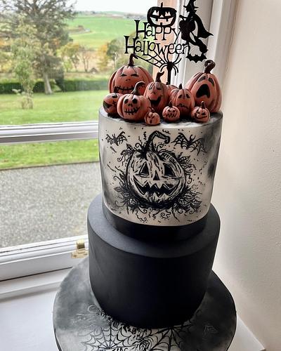 Hand painted Halloween cake  - Cake by Missyclairescakes