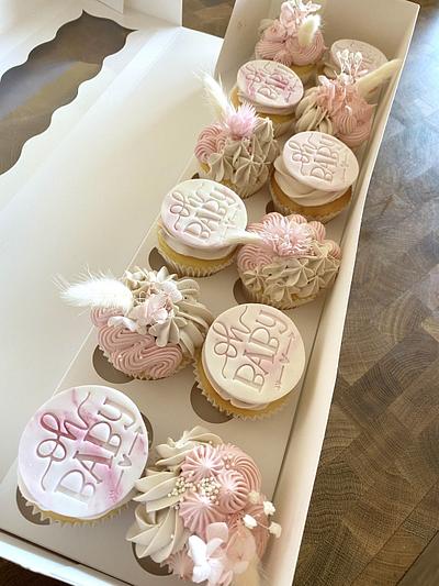 Cupcakes  - Cake by Tracy Jabelles Cakes
