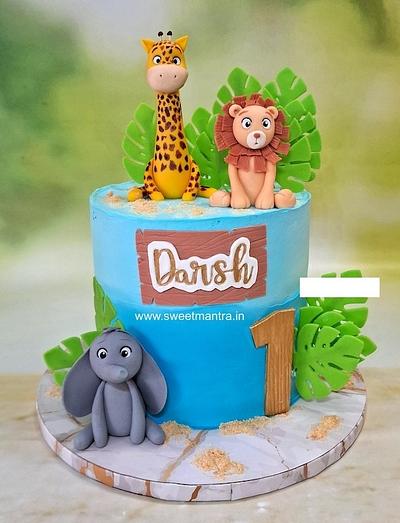 Giraffe cake for 1st birthday - Cake by Sweet Mantra Homemade Customized Cakes Pune