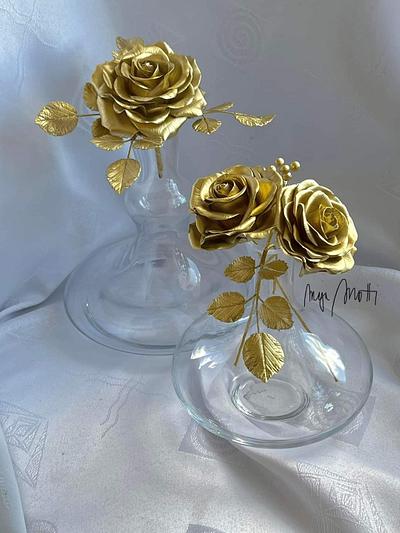 Golden roses - Cake by Maja Motti