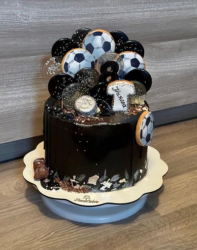 Black cake - Cake by DaraCakes