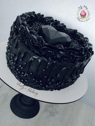 Black diamond heart - Cake by Emily's Bakery