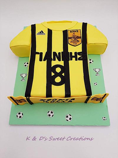 Football (soccer) team t-shirt birthday cake cake  - Cake by Konstantina - K & D's Sweet Creations