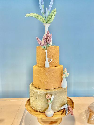 Terracotta and Lavender wedding cake - Cake by Enchanted Bakes by Timothy 