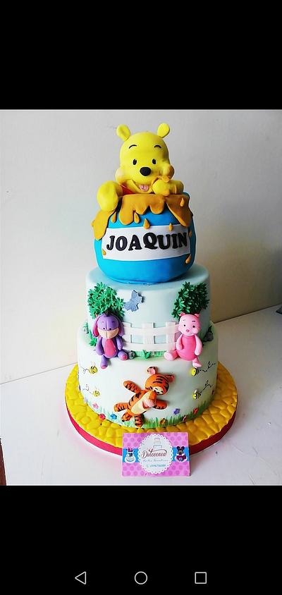 Baby Winnien Pooh and you're friend - Cake by Dulce