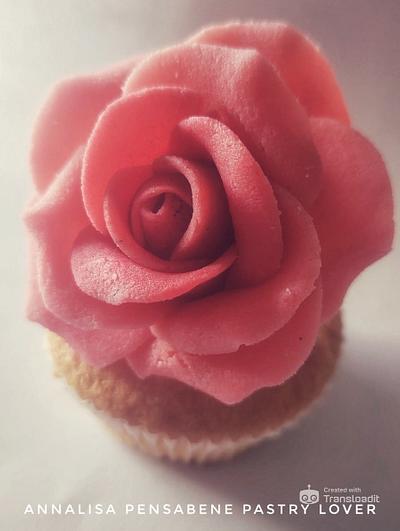 Almond rose for cupcake - Cake by Annalisa Pensabene Pastry Lover