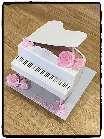 Pretty Piano - Cake by Rhona