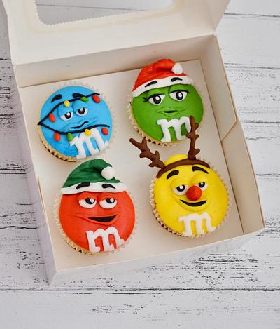 M&M Christmas Cupcake Box  - Cake by Juliana’s Cake Laboratory 