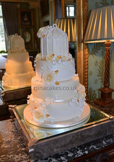 4 tier ivory & gold rose wedding cake - Cake by Gina Molyneux