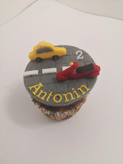 Vehicle cup cake  - Cake by Ruth - Gatoandcake