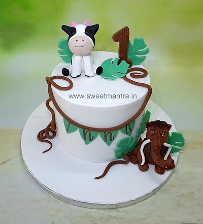 Custom Animals cake - Cake by Sweet Mantra Homemade Customized Cakes Pune