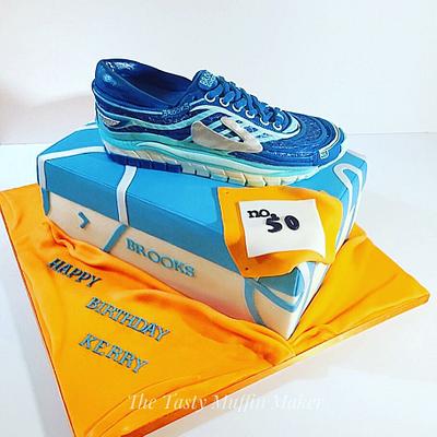 Brooks Trainer cake  - Cake by Andrea 
