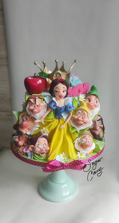 Snow White and the Seven Dwarfs - Cake by Tanya Shengarova