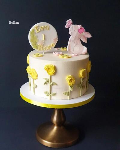 1st Birthday cake. - Cake by Bella's Cakes 