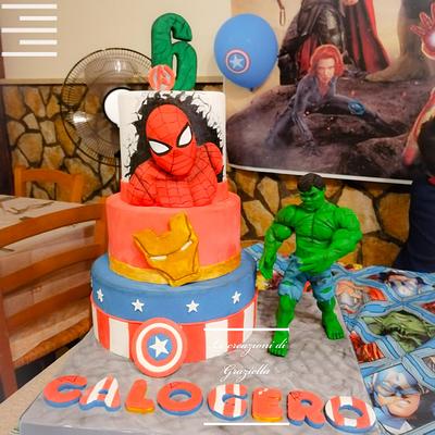 Avengers - Cake by Graziella Cammalleri 