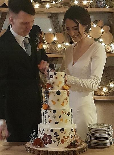 Edible Flower Wedding Cake - Cake by Lily Blossom Cake Creations