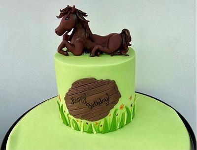 Horse topper  - Cake by Missyclairescakes