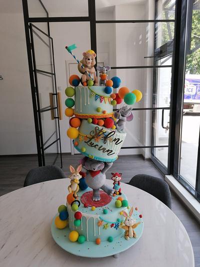 gravity cake - Cake by Malic Alice