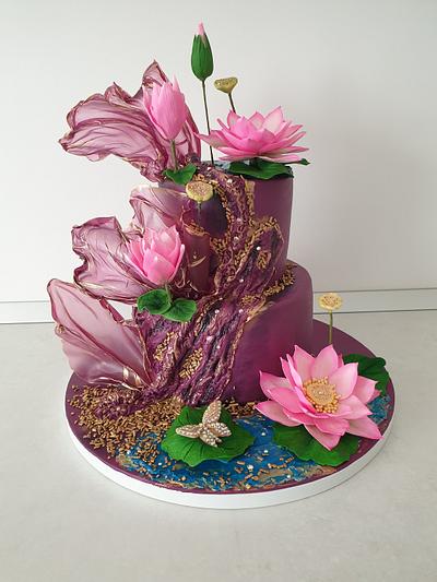 Water lily, cristals and gold - Cake by Torturi Mary