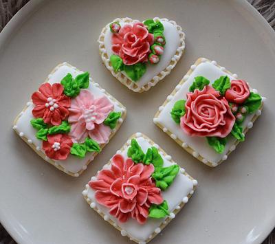 Cookies with royal icing flowers - Cake by TortIva