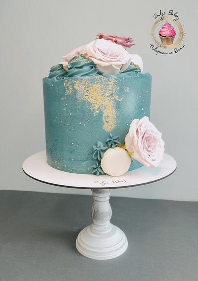 Turquoise and Roses - Cake by Emily's Bakery