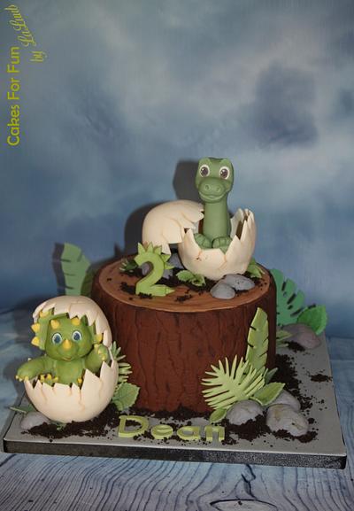 Green baby dino's cake - Cake by Cakes for Fun_by LaLuub