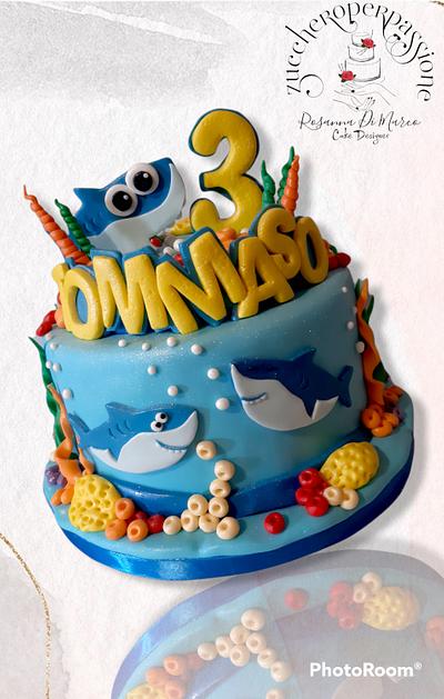 Birthday baby shark  - Cake by zuccheroperpassione