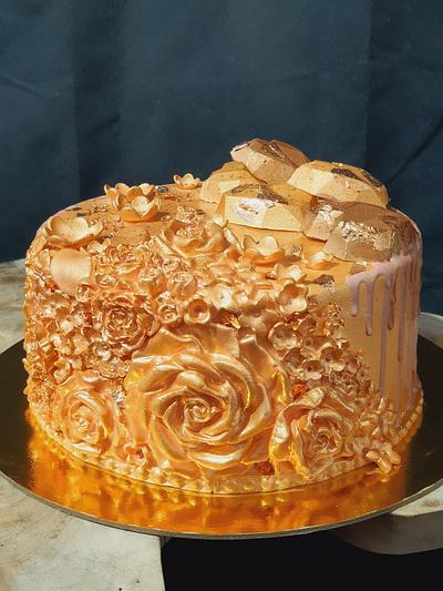 Gold dream - Cake by ClaudiaSugarSweet