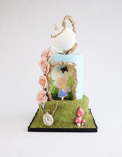 Alice In Wonderland  - Cake by Tabi Lavigne