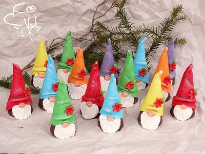 Mini cakes Gnomes  - Cake by Diana