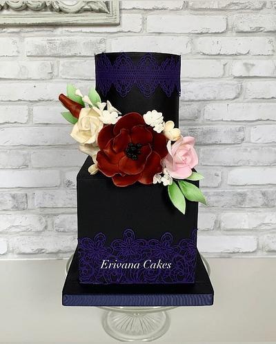 Black Cake with sugar flowers - Cake by erivana