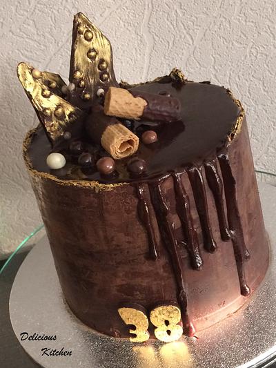 Chocolate cake - Cake by Emily's Bakery