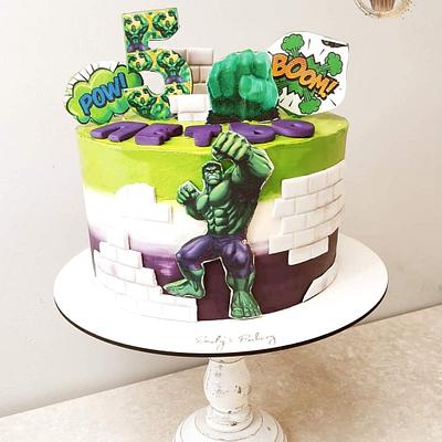Hulk - Cake by Emily's Bakery
