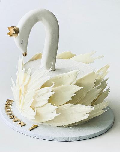 Swan 🦢  - Cake by Rhona