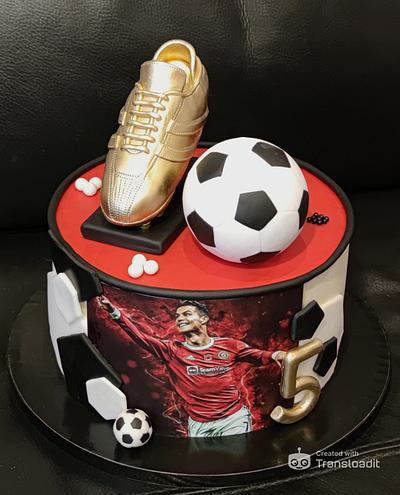 golden football boot - Cake by OSLAVKA