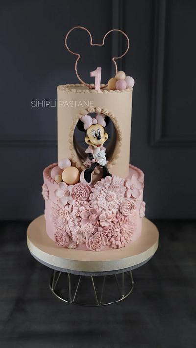 Floral Minnie Mouse Cake - Cake by Sihirli Pastane
