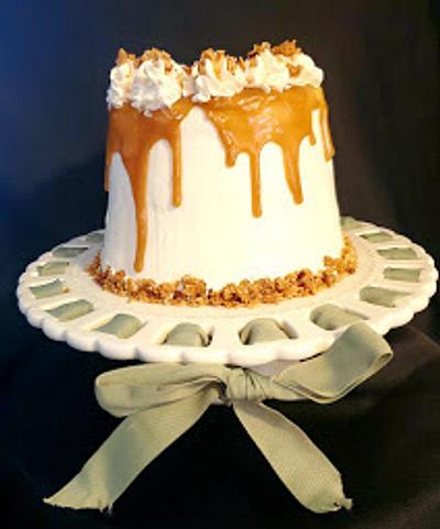 Apple Toffee Crunch - Cake by Celene's Confections