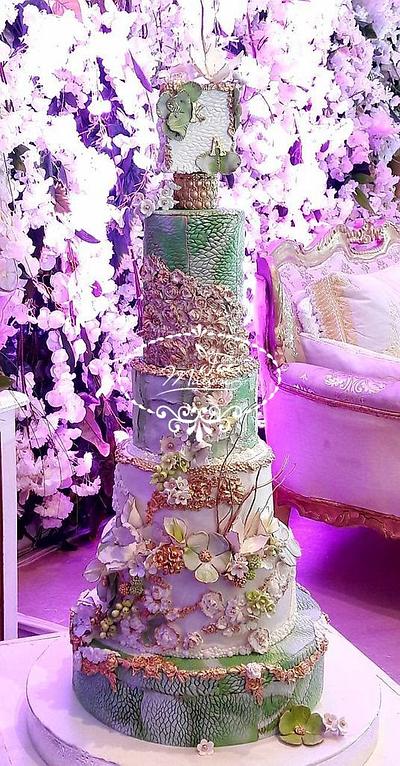 Majestic Wedding Cake - Cake by Fées Maison (AHMADI)