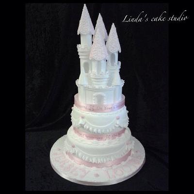 Fairy tale castle  - Cake by Linda's cake studio