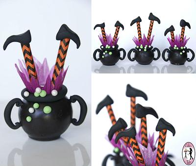 Witch in a cauldron cake-pops - Cake by Tali