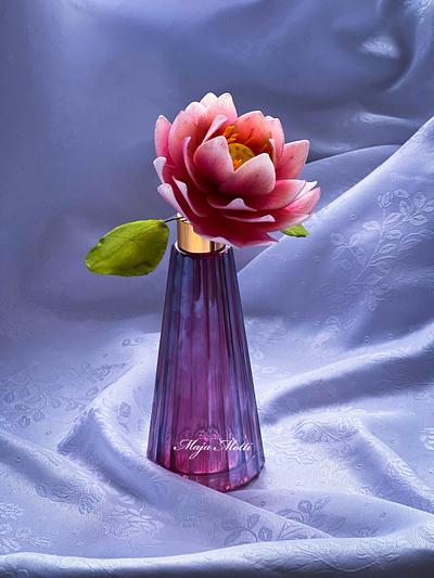 Pink water lily - Cake by Maja Motti