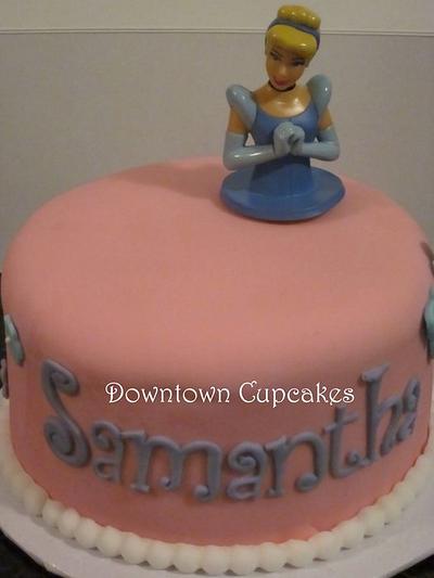 Disney Princess Cake / Cupcakes - Cake by CathyC