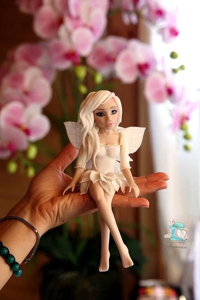 Fairy topper - sugarpaste  - Cake by Arianna