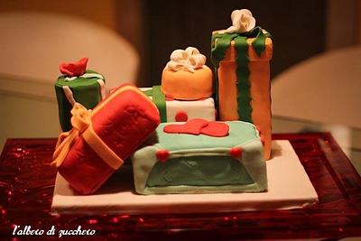 Some presents.....to eat! - Cake by L'albero di zucchero