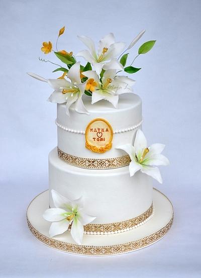 wedding cake with lily - Cake by majalaska