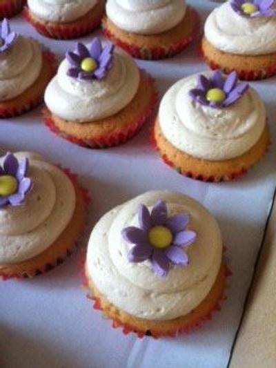flower cupcakes - Cake by Little monsters Bakery