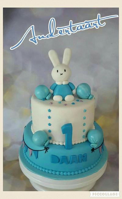 Cute bunny - Cake by Anneke van Dam